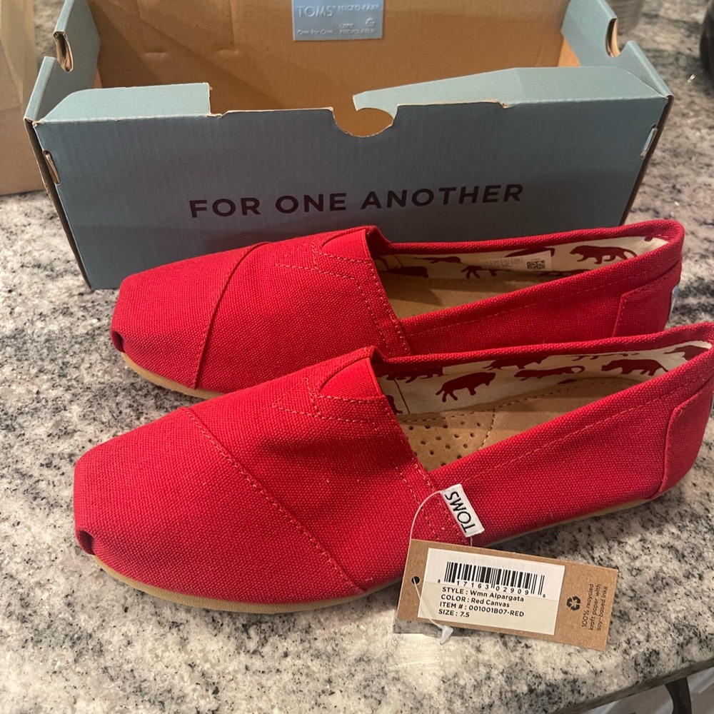 TOMS Women's Vibrant Red Flats NWT